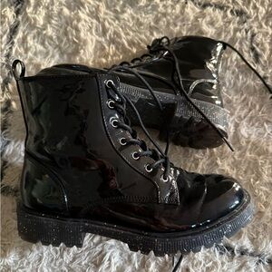 Steve Madden Size 5 girls Black Patent Leather Combat Boots
